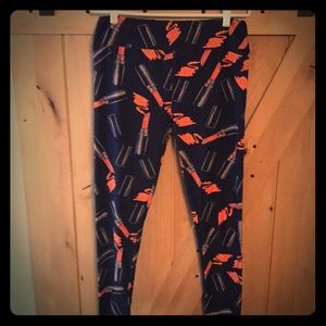 LuLaRoe lipstick leggings TC